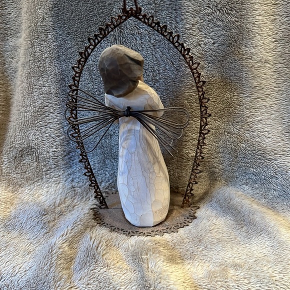 Willow Tree Angel of the Heart figurine - Picture 2 of 4